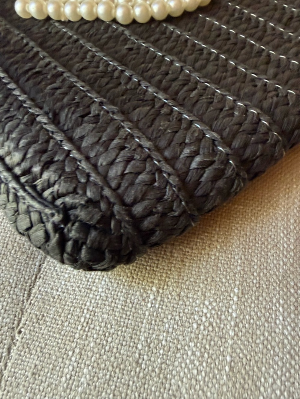 btb Los Angeles Black Woven Straw Pearl Heart Clutch Bag - Picture 6 of 7